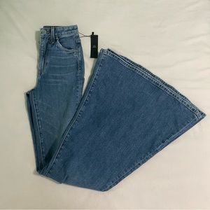 Coût De La Liberté Super High Rise Super Bell Ripped Jeans Color Astor Size 22